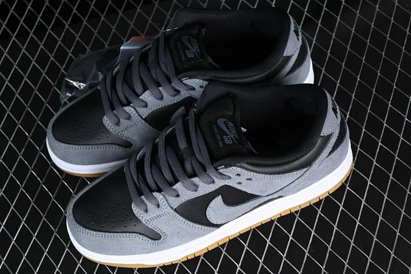 All categories Nk SB Dunk series Nk SB Dunk Low low-top sneakers Nk SB Dunk Low TRD haze wolf gray SB smashed backboard high-top sneakers AR0778-001